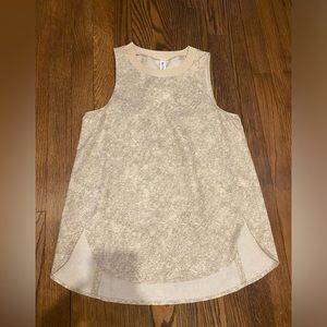 Athleta curved hem top - XS